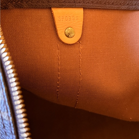 Auth Louis Vuitton Monogram Keepall Bandouliere 55 Boston Bag - Picture 8 of 16